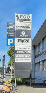 Firmentafel Stuttgarter Str. 60 Metzingen